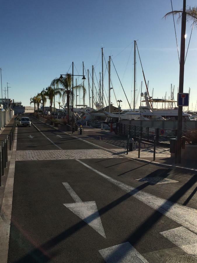 Appartement T2 De Standing Au Pied Des Plages Golfe-Juan Bagian luar foto
